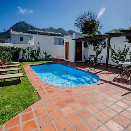 Noordhoek Village Hotel Екстер'єр фото