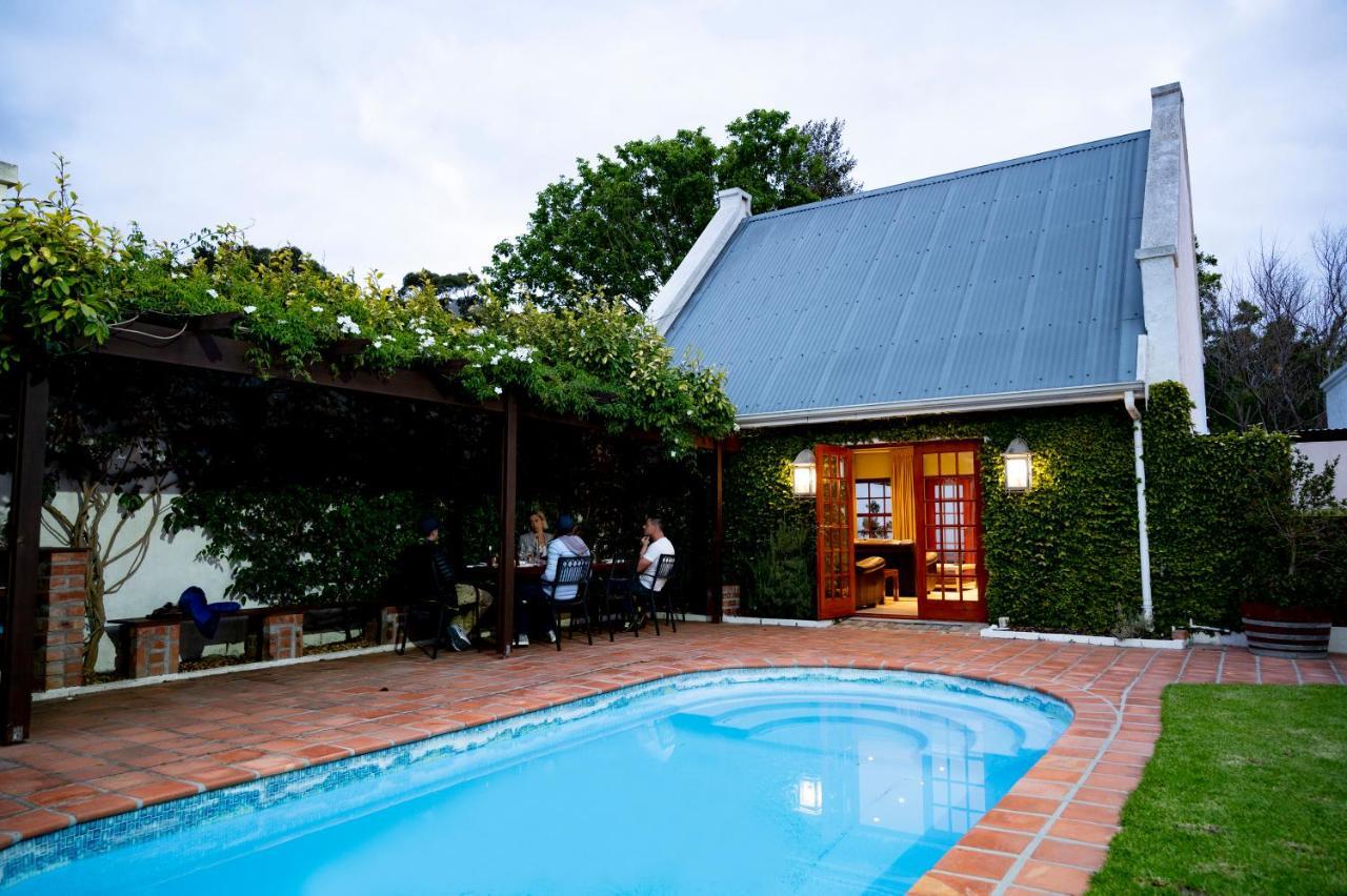 Noordhoek Village Hotel Екстер'єр фото