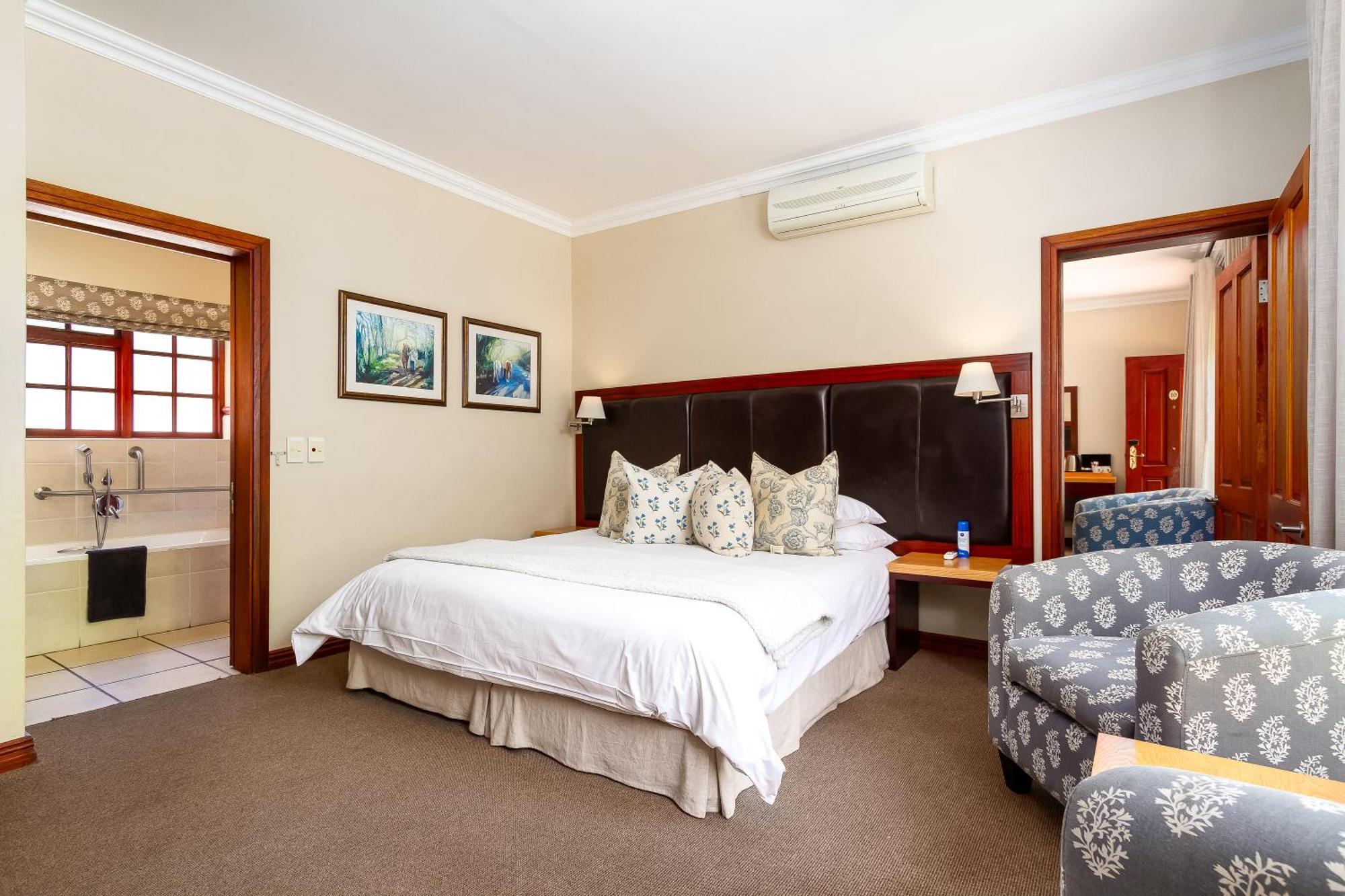 Noordhoek Village Hotel Екстер'єр фото