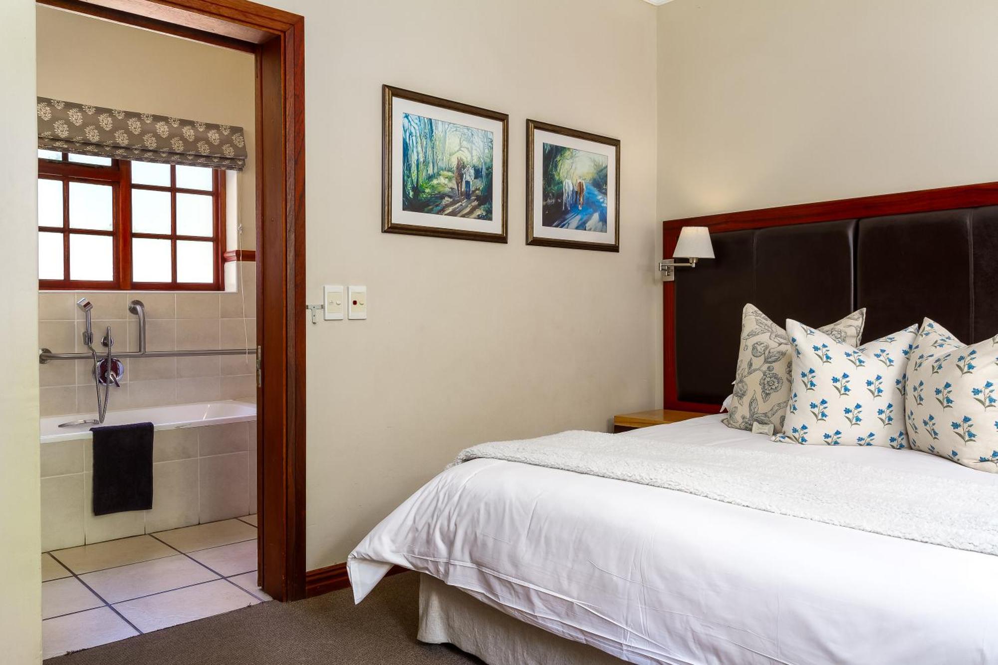 Noordhoek Village Hotel Екстер'єр фото