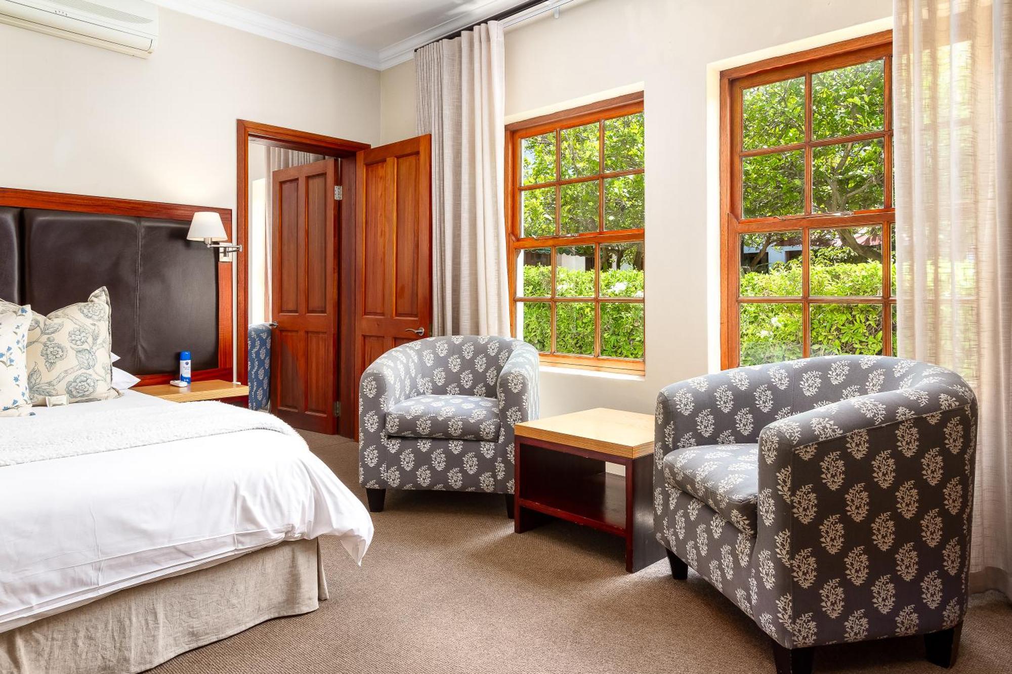 Noordhoek Village Hotel Екстер'єр фото