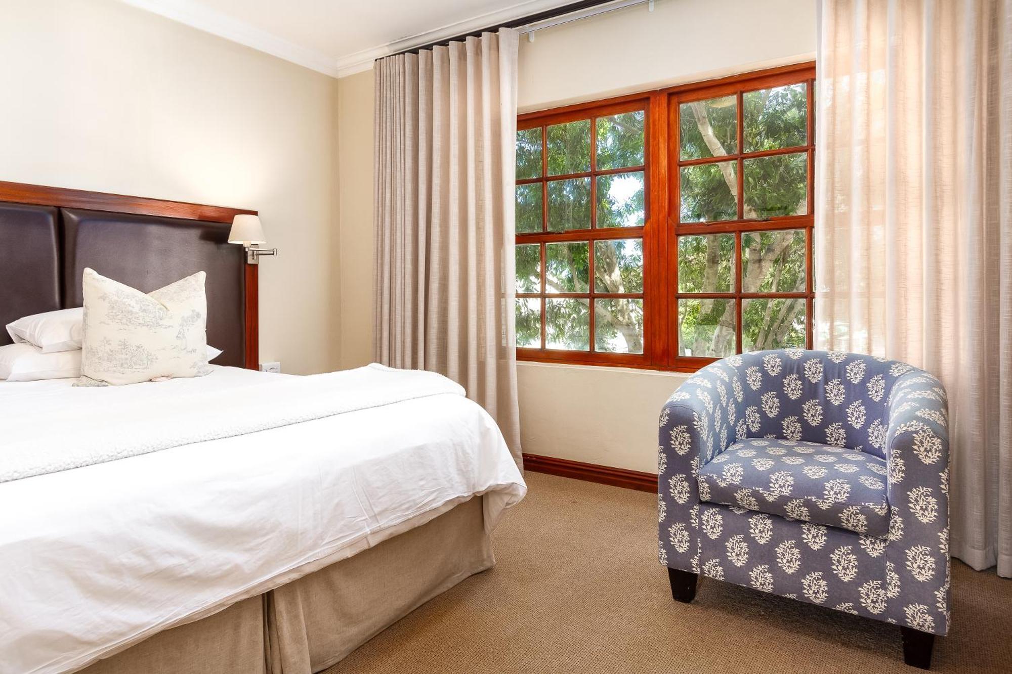 Noordhoek Village Hotel Екстер'єр фото