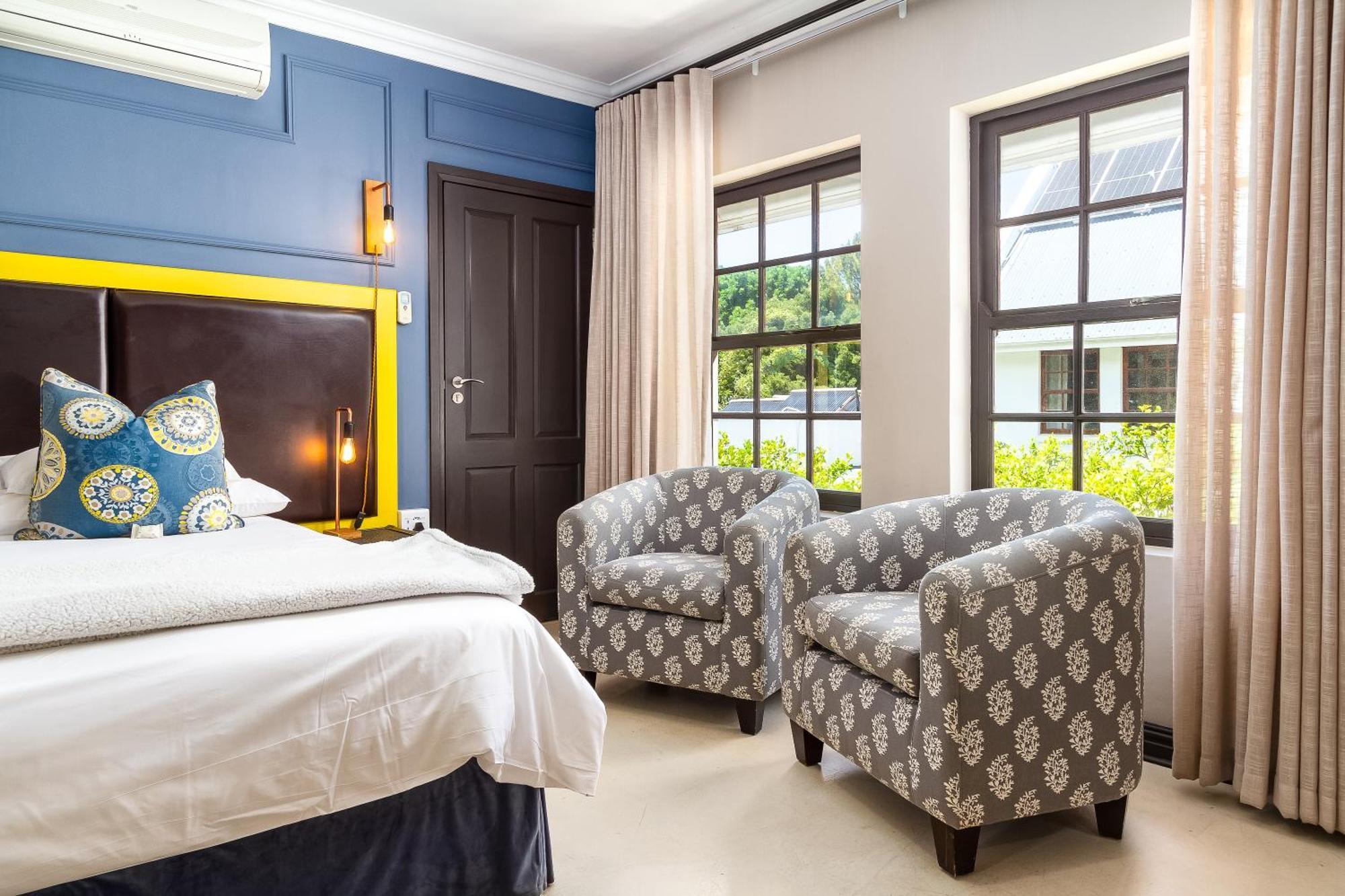 Noordhoek Village Hotel Екстер'єр фото