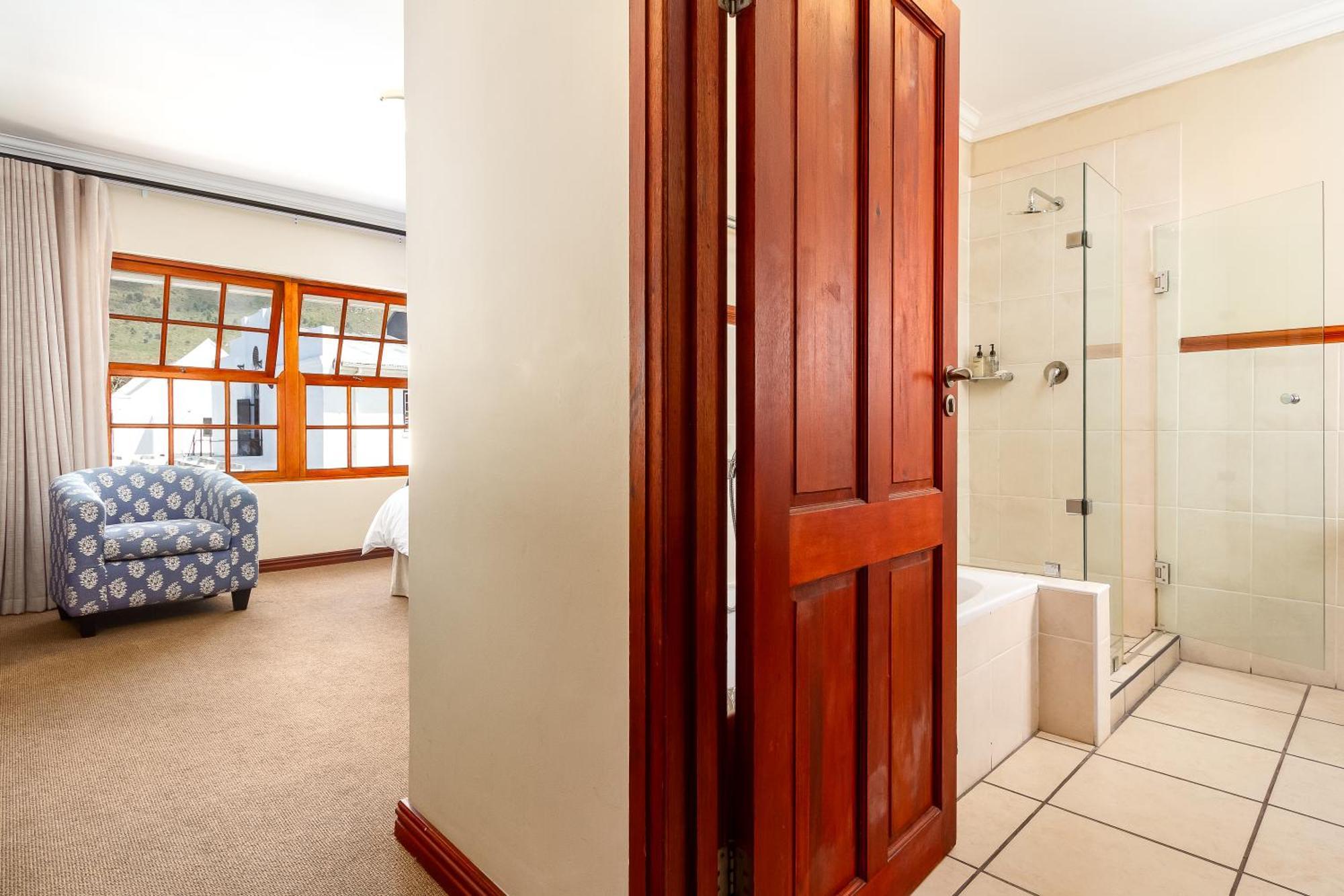 Noordhoek Village Hotel Екстер'єр фото