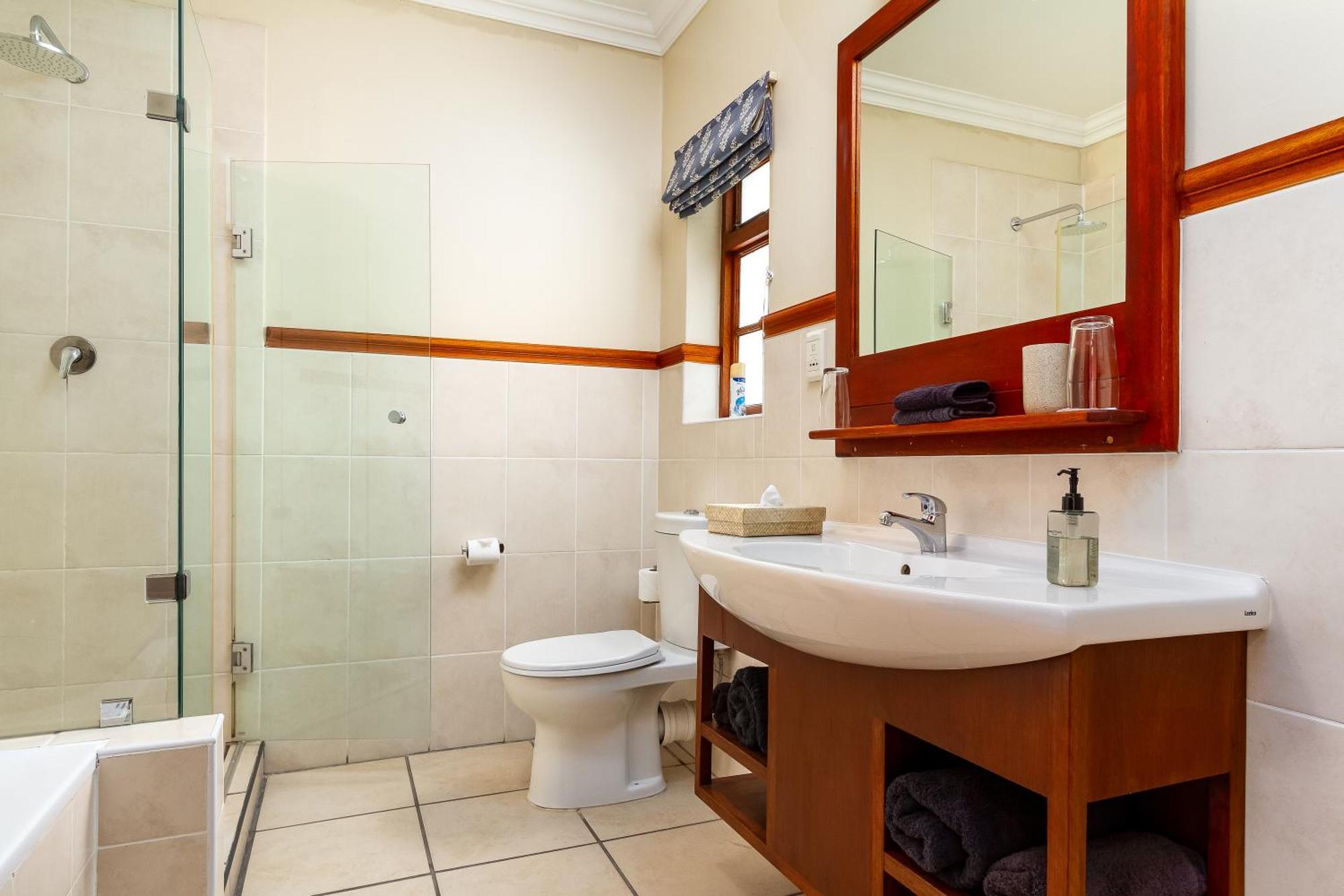 Noordhoek Village Hotel Екстер'єр фото
