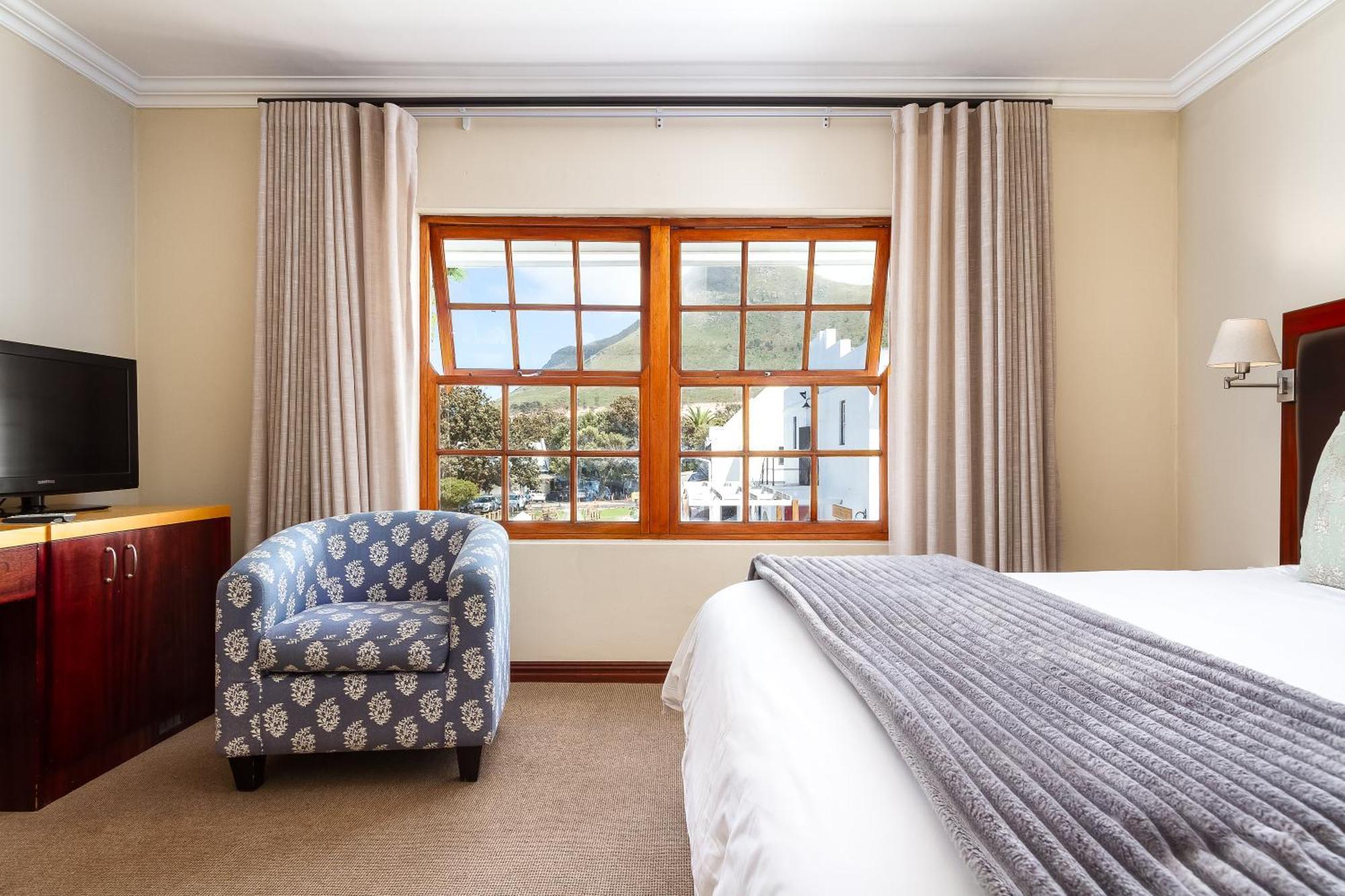 Noordhoek Village Hotel Екстер'єр фото