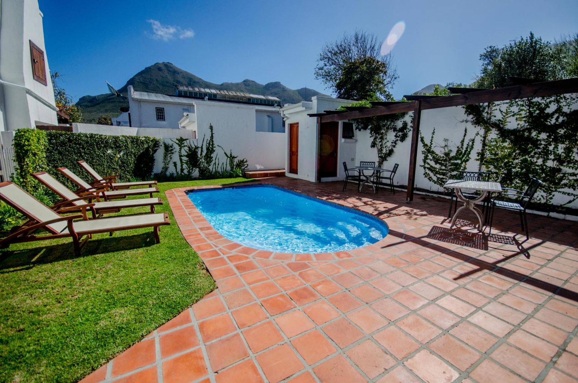 Noordhoek Village Hotel Екстер'єр фото